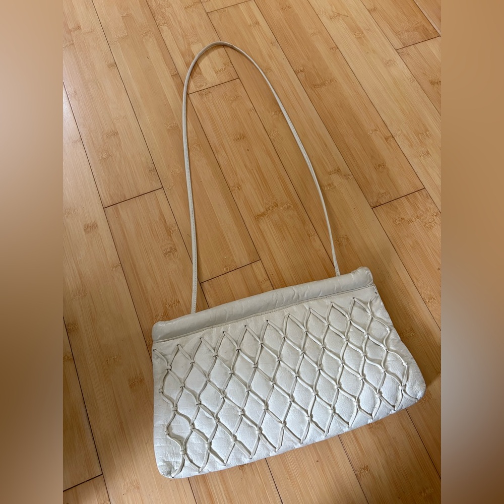 Vintage Clemente Leather Cream Quilted Shoulder Bag Made in Hong Kong